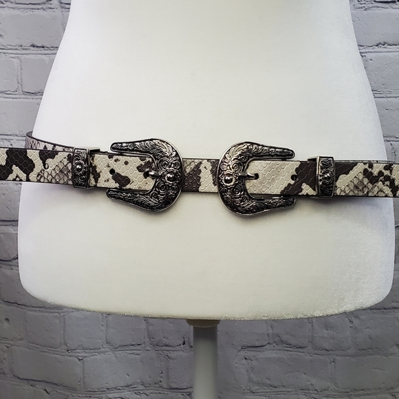 *NWOT* Express Snake Skin Leather Belt - Picture 4 of 4